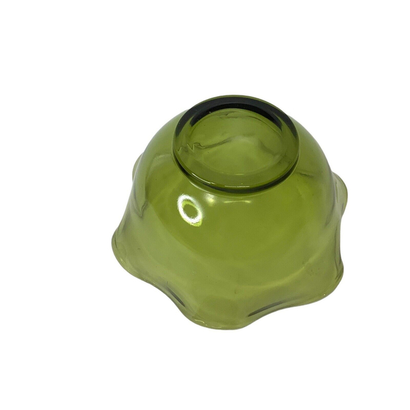 VINTAGE Avocado Green Wavy Ruffled Glass Bowl Anchor Hocking? size 5" x 2.5" - Picture 4 of 12